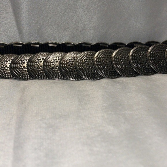 Vintage Gunmetal Silver Metal Medallion Elastic Stretch Waist Belt Boho Western
