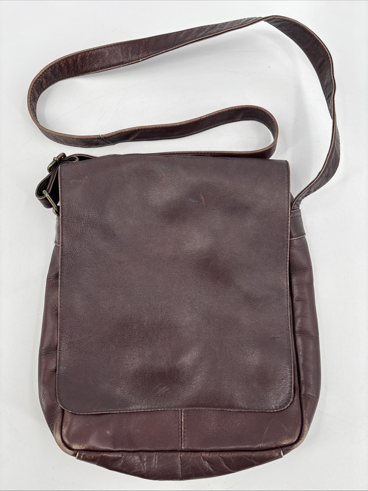 Vintage Le Donne Simple Brown Leather Flap Crossbody Purse/Bag 12”x9.5”
