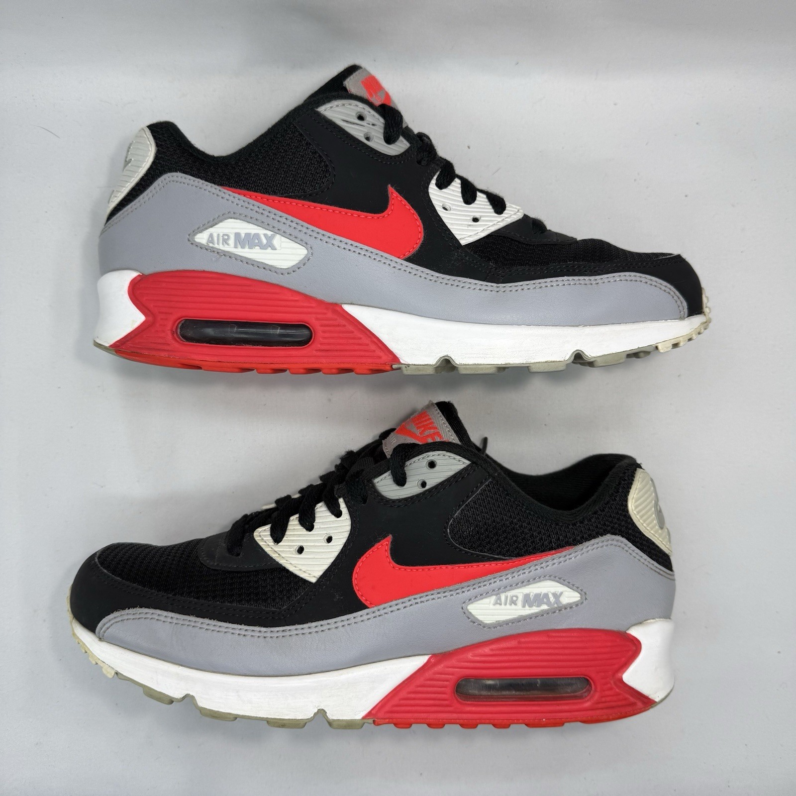 Size 9.5 – Nike Air Max 90 Essential Bright Crimson