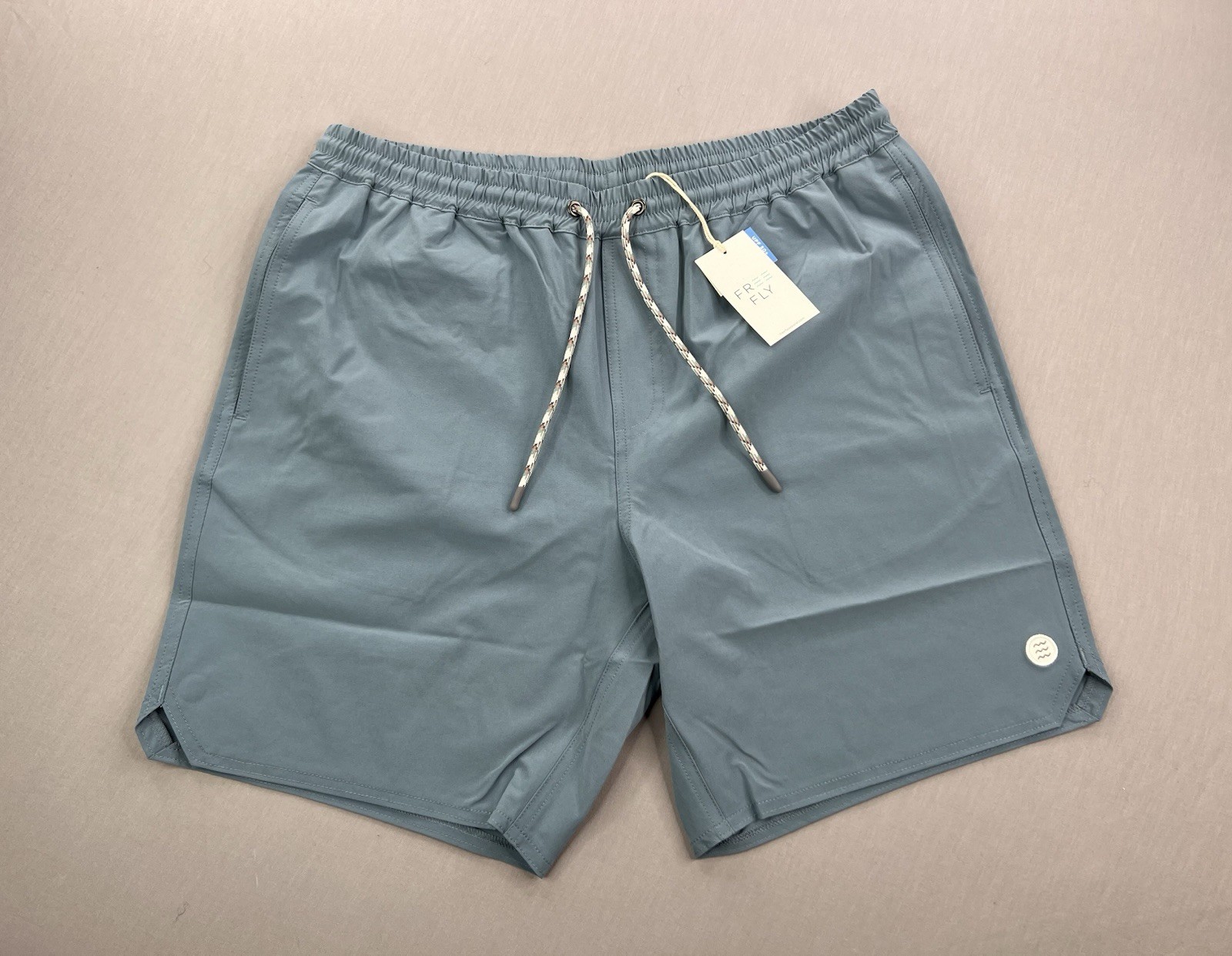 FREE FLY Mens MEDIUM ANDROS SHORTS PACIFIC BLU STRETCH TRUNK FISHING SWIM BEACH