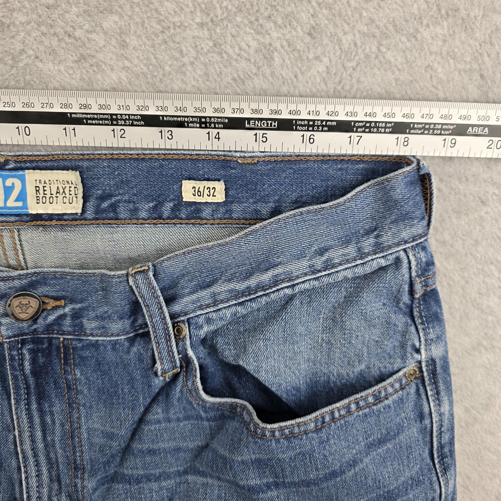 Ariat M2 Jeans Mens 36×32 Blue Relaxed Bootcut Light Wash Denim Cowboy