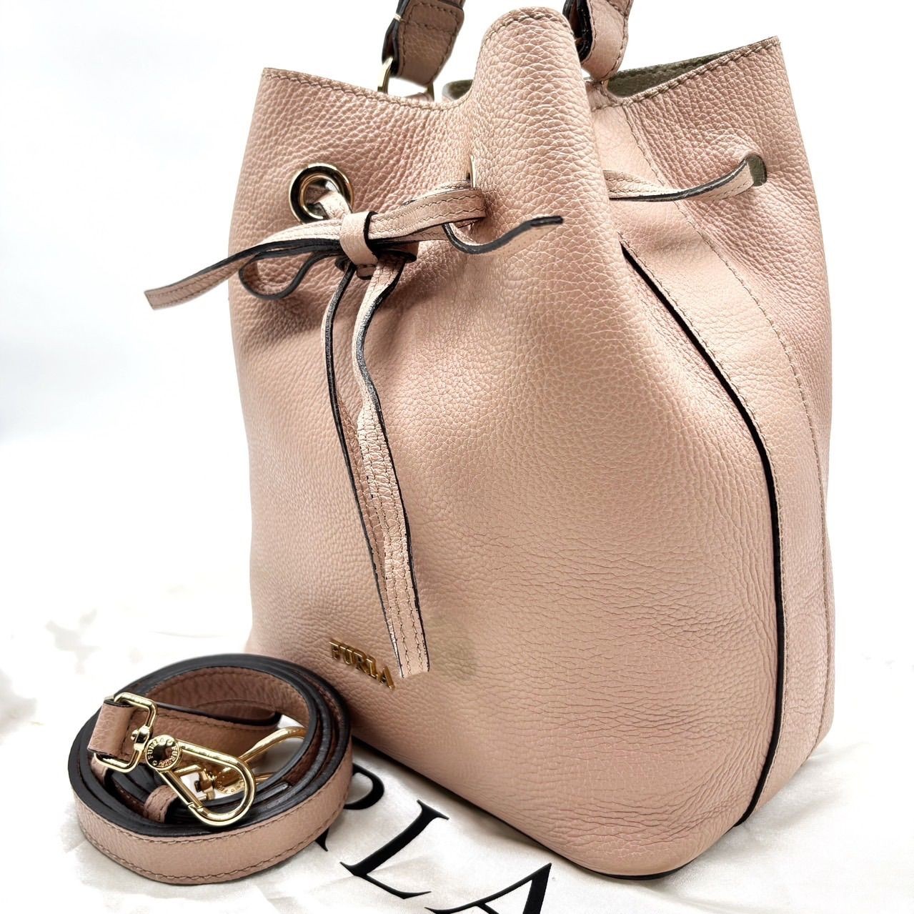 Good Condition FURLA Costanza Drawstring Shoulder Bag Pouch Gold Hardware Leathe