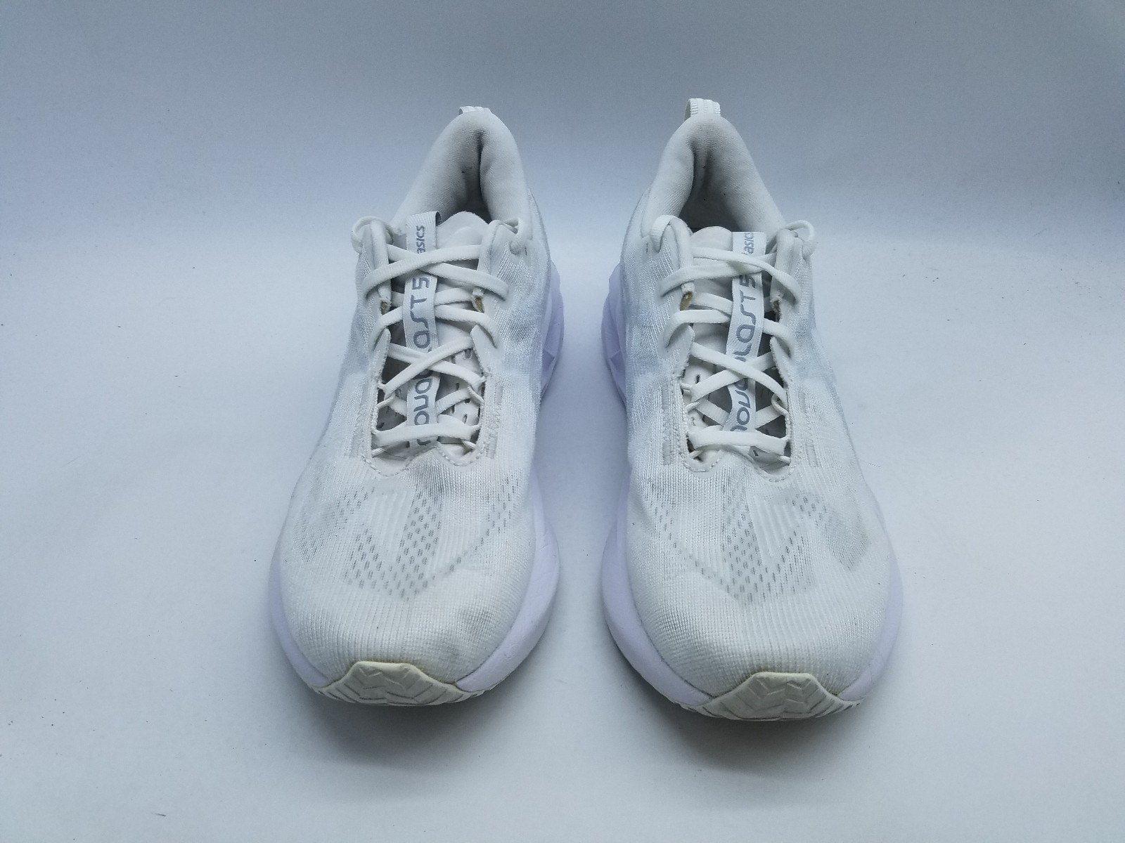 Asics Novoblast 5 Men’s Size 9.5 Running Shoes White