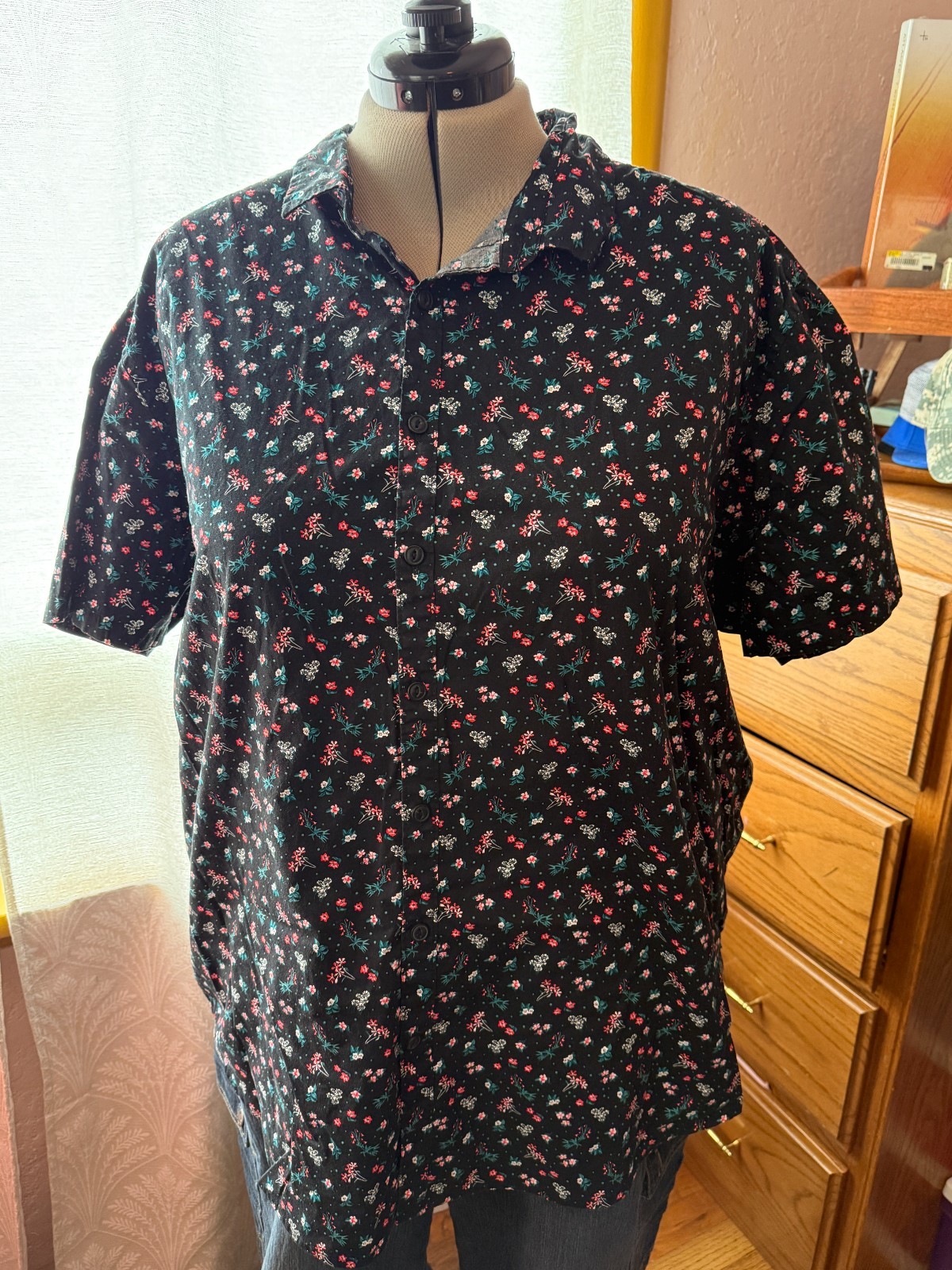 No Boundaries women’s 3XL black button up blouse with pink dainty flowers