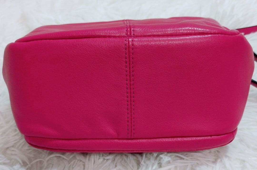 COACH Soho Pink Camera Shoulder Bag Women Silver Zip 7.48 x 5.12 x 3.15 in