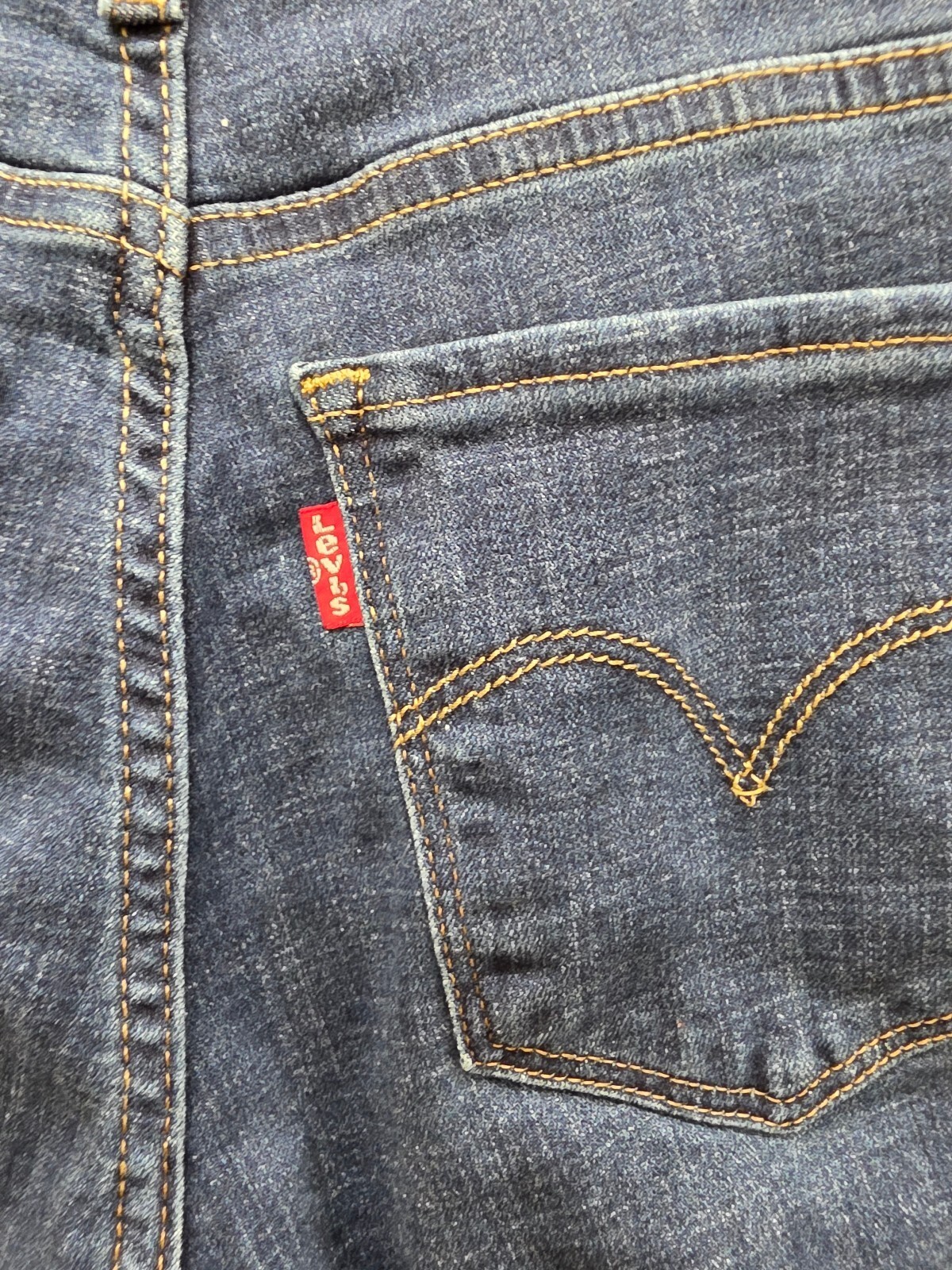 Levi’s Women’s 314 Shaping Straight Jeans 26X32