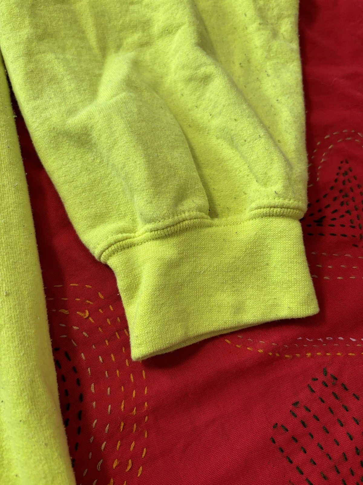 Ladies? We Got This Yellow Graphic Sweatshirt Street Casual Hoodie. Size X-large