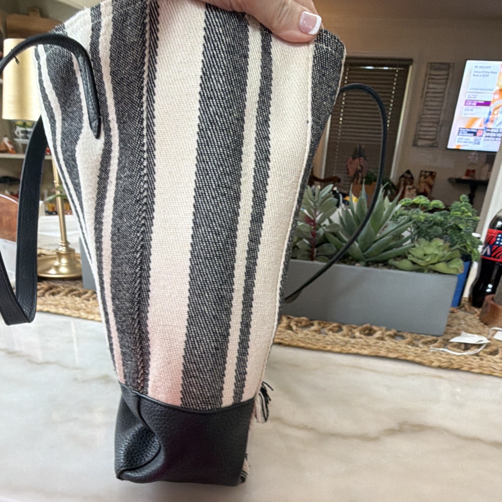 Old Navy Striped Tote Bag Black/Beige Tassel Double Handles Leather Bottom