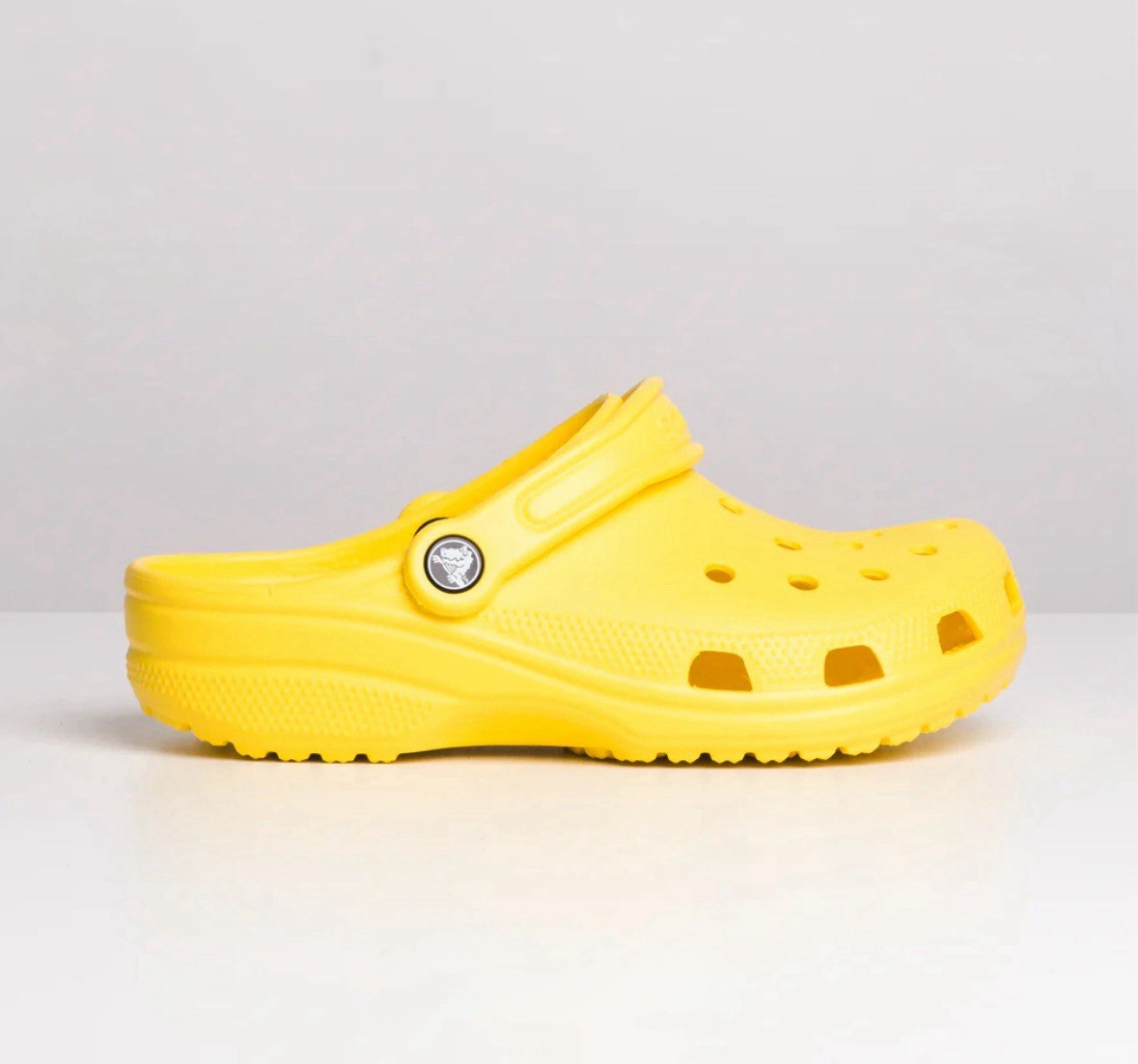 Crocs Classic Clog Roomy Fit Lemon Yellow 10001-7C1 Size 5Y Youth Kids New
