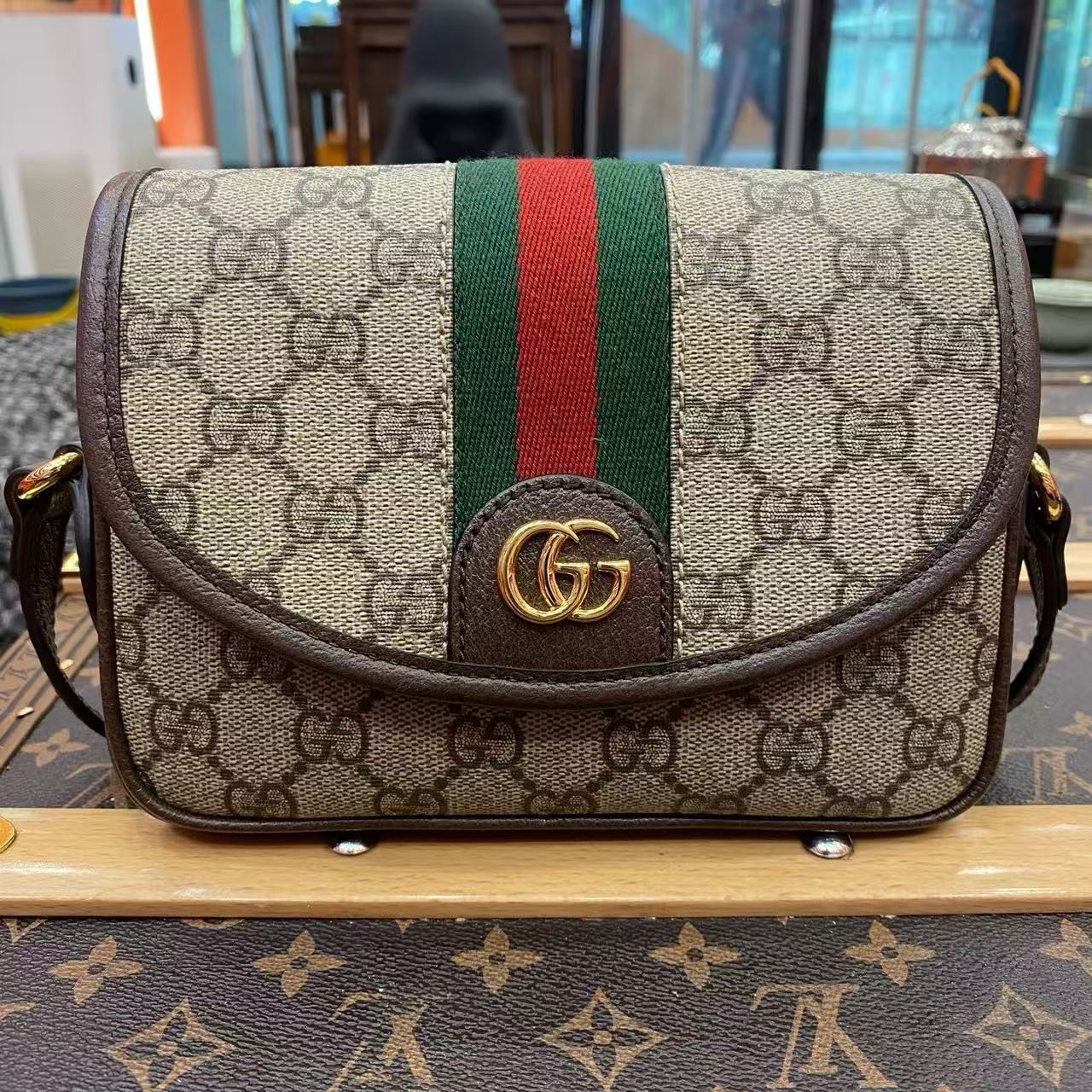 ⭐️Gucci Beige/Ebony GG Supreme Ophidia Mini Crossbody Flap Bag 100%authentic