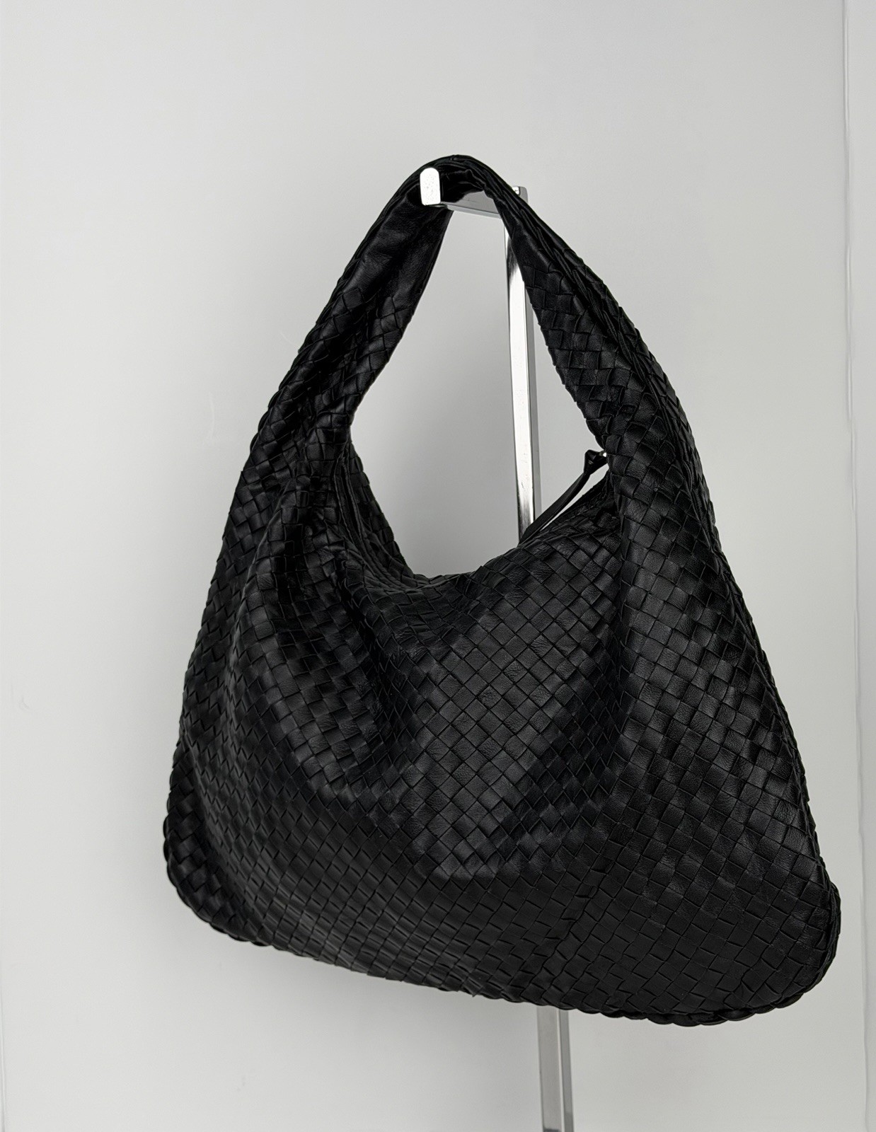 Bottega Veneta Hop Intrecciato Leather Hobo Bag Small in Black C2