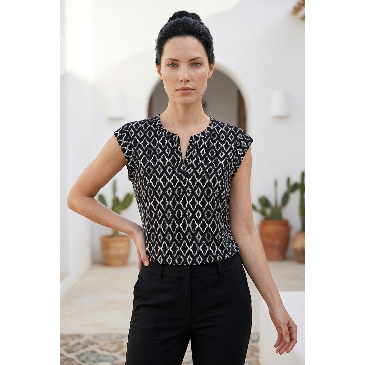 Hilary Radley Womens Black White Ikat Diamond Print Split Neck Blouse Size Med