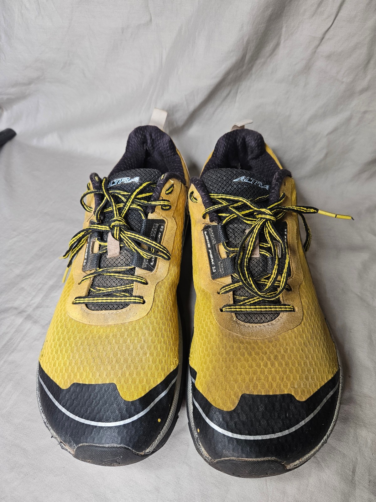 Altra Lone Peak 2.0 Trail Running Shoes Mens SZ 12 Yellow Black Walking Seakers