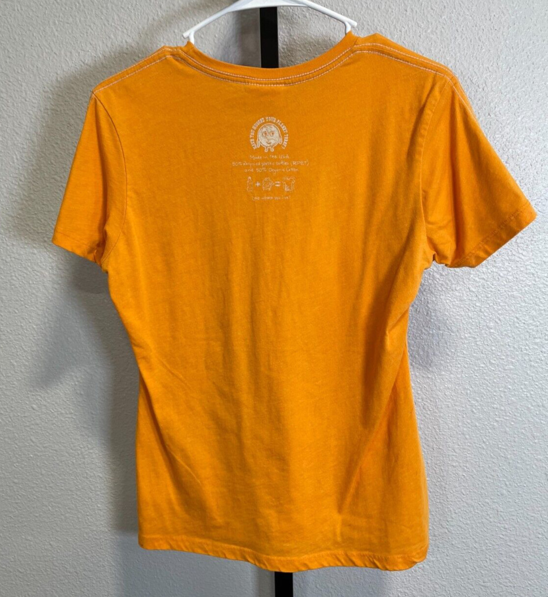 Jones & Mitchell Womens Orange “Love Your Planet” Tree Birds Tee Sz L