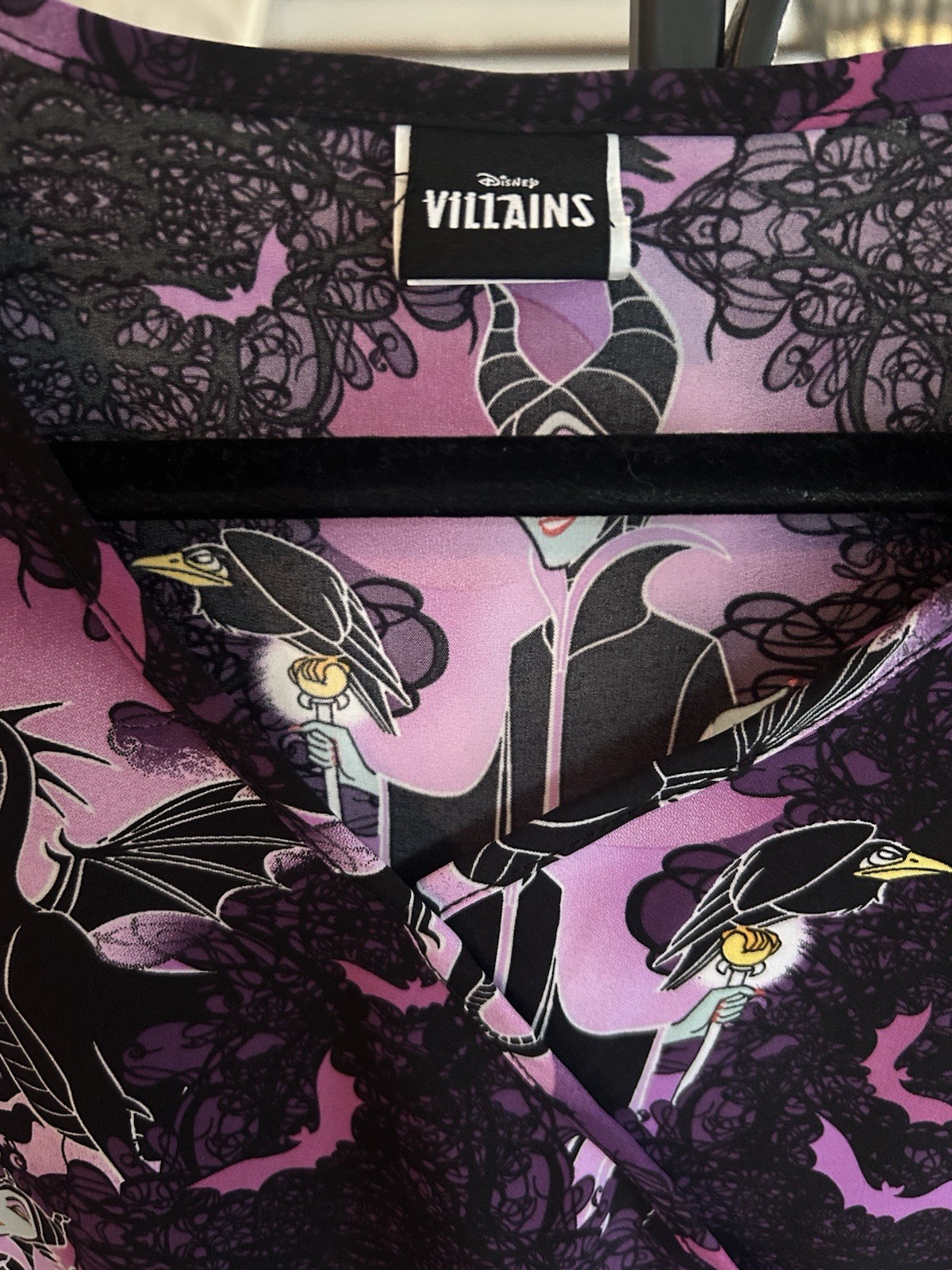 Ladies Size Large Disney Villans Maleficent Scrubs V-Neck Short Sleeves