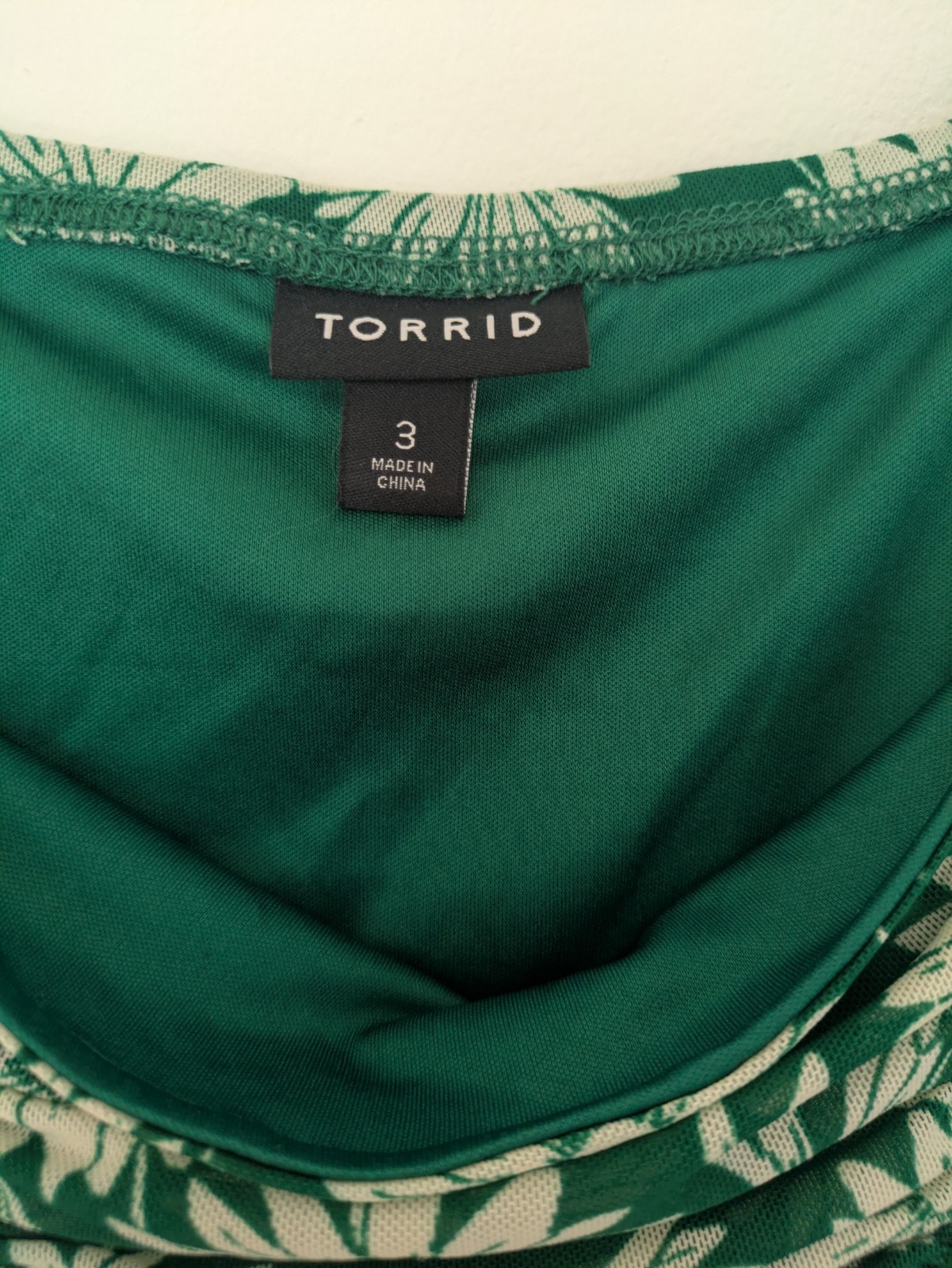 Torrid Stretch Mesh Cropped Shirred Cami Top Women’s Size 3X Green Floral New