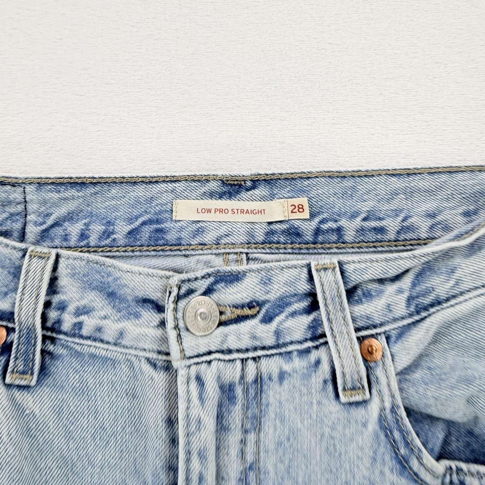 Levi’s Low Pro Straight Jeans Womens 28 Blue Light Wash Denim Low Rise Relaxed
