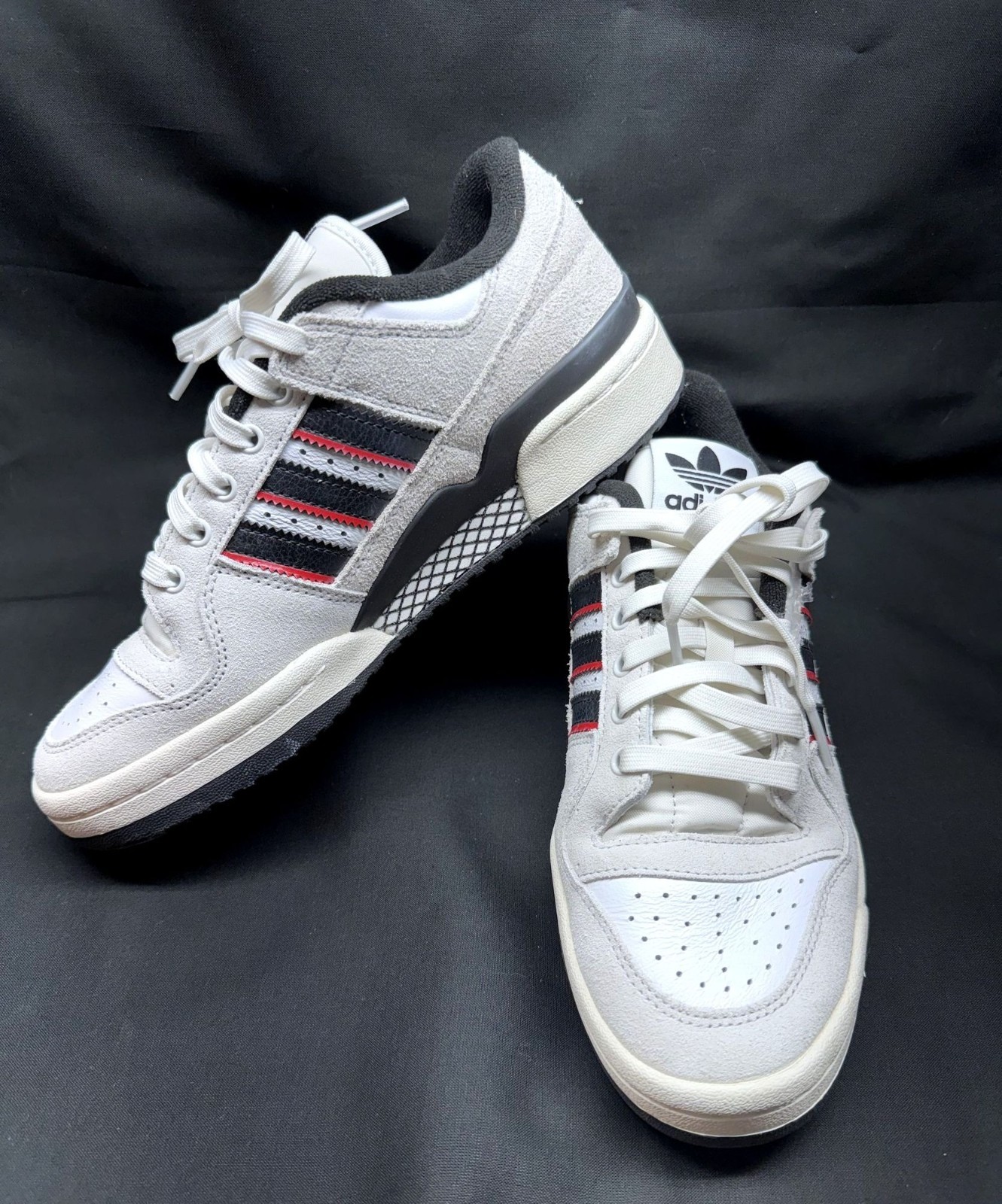 Adidas Forum Low CL JP6094 Mens Size 7 white Black and Red Sneakers