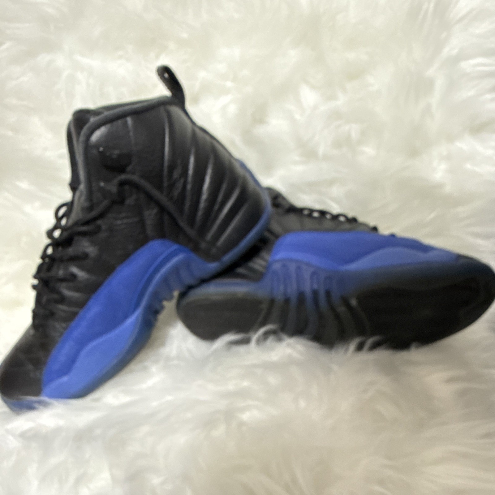 Jordan Air Jordan 12 Black/Blue Mid-Top Basketball Sneaker US 7Y 153265-014