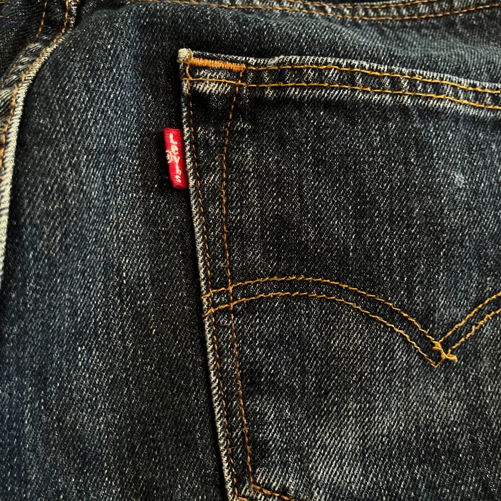 Levi’s Men’s 501 Jeans 31W x30L (Actual 30Wx29L) Button Fly Dark Blue Straight