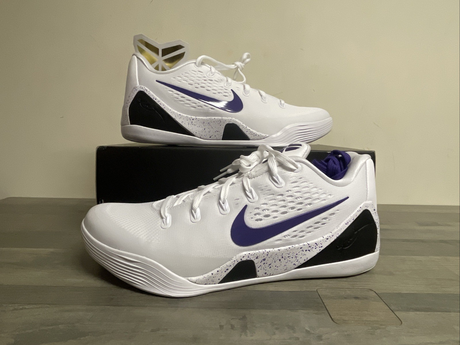 Nike Kobe 9 Elite Low EM Protro White Court Purple IH1401-100 Men’s Size 8 NEW