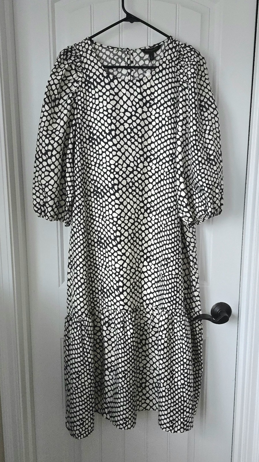 Banana Republic Black and White Volume Sleeve Midi Dress – NWT