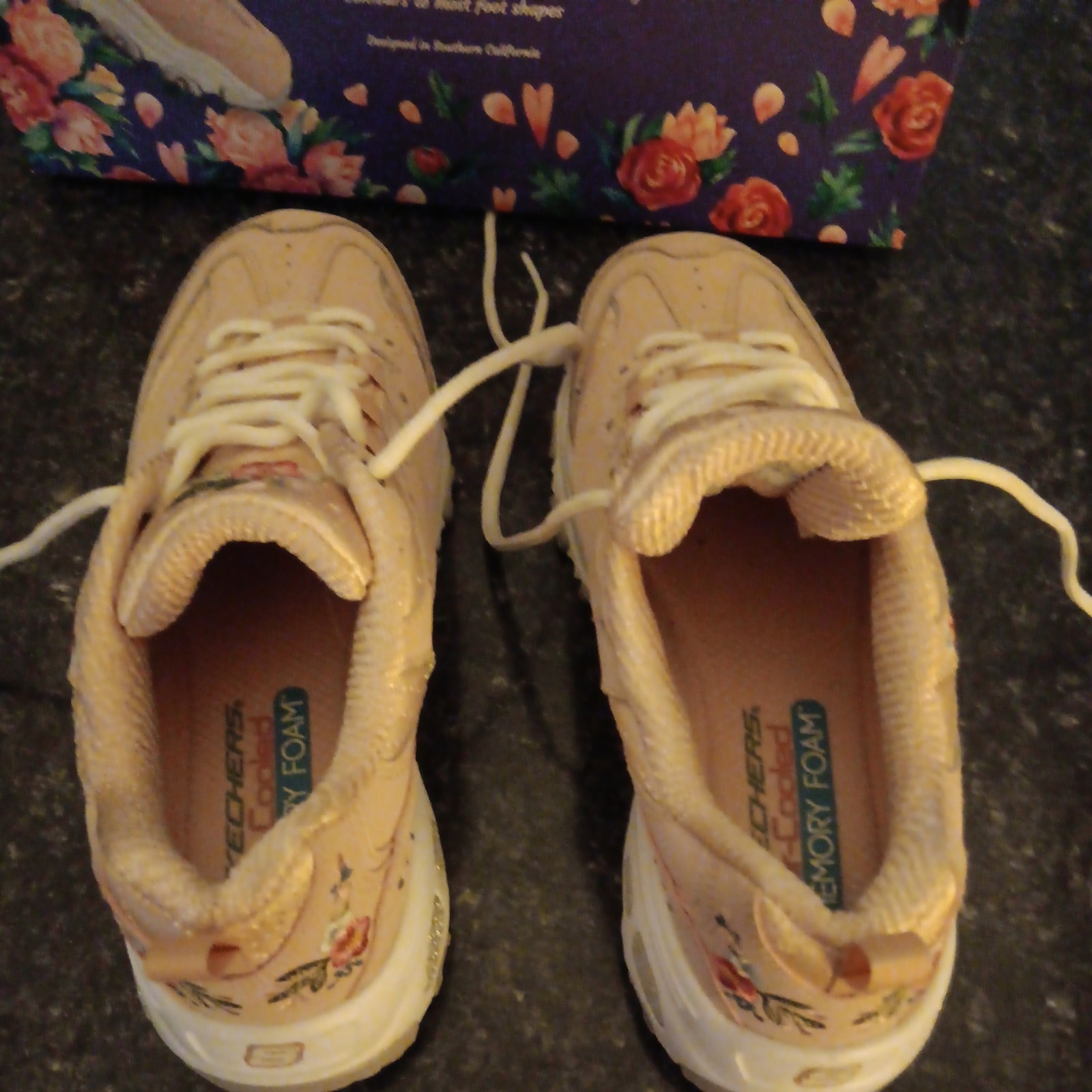 Sketchers D’Lites Memory Foam Sneakers