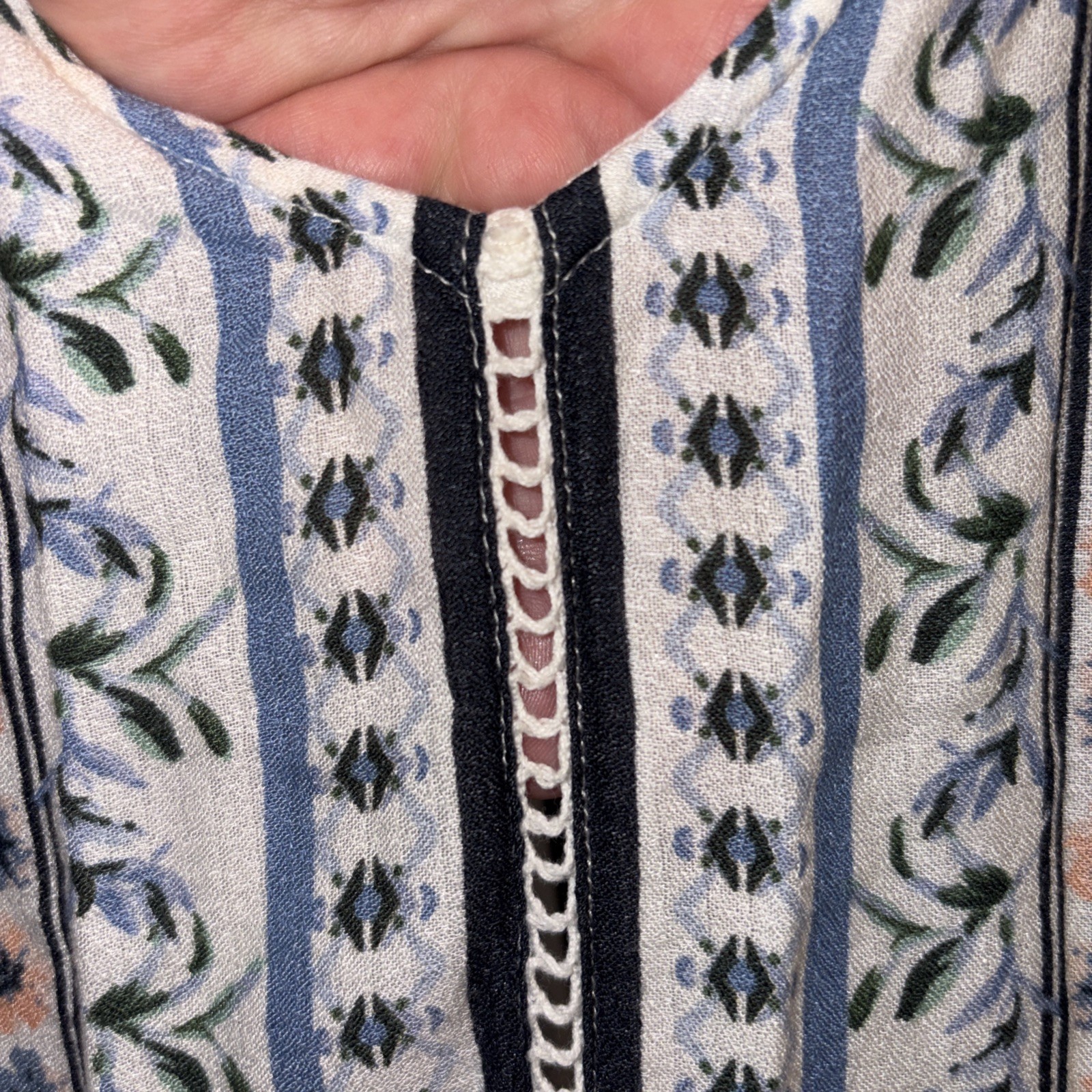 Ladies Lucky Brand Small Short Sleeve Multi Colored Vneck Blouse