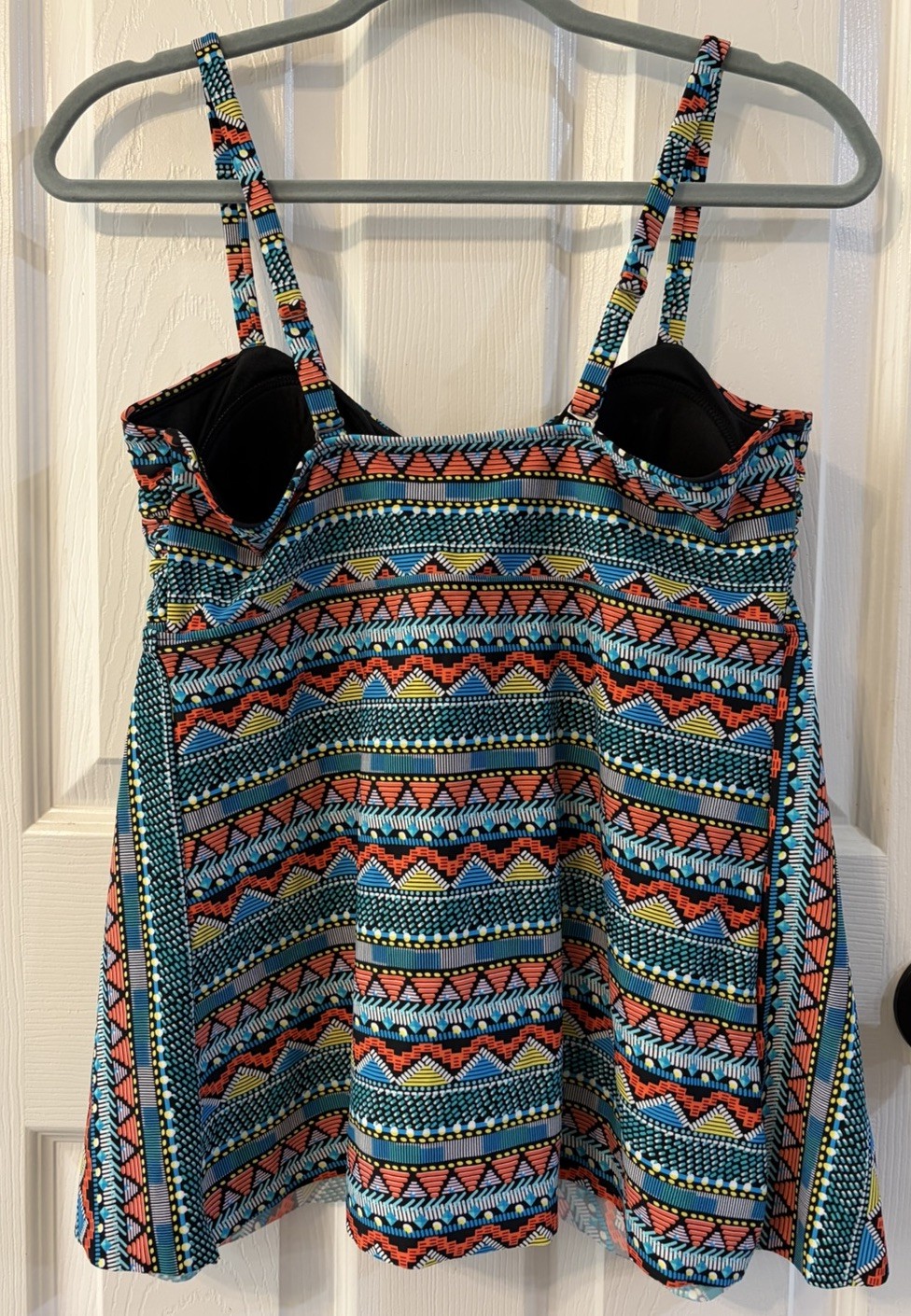 Women’s Multicolor Patterned Flyaway Tankini Top Only, Adjustable Straps, Sz L