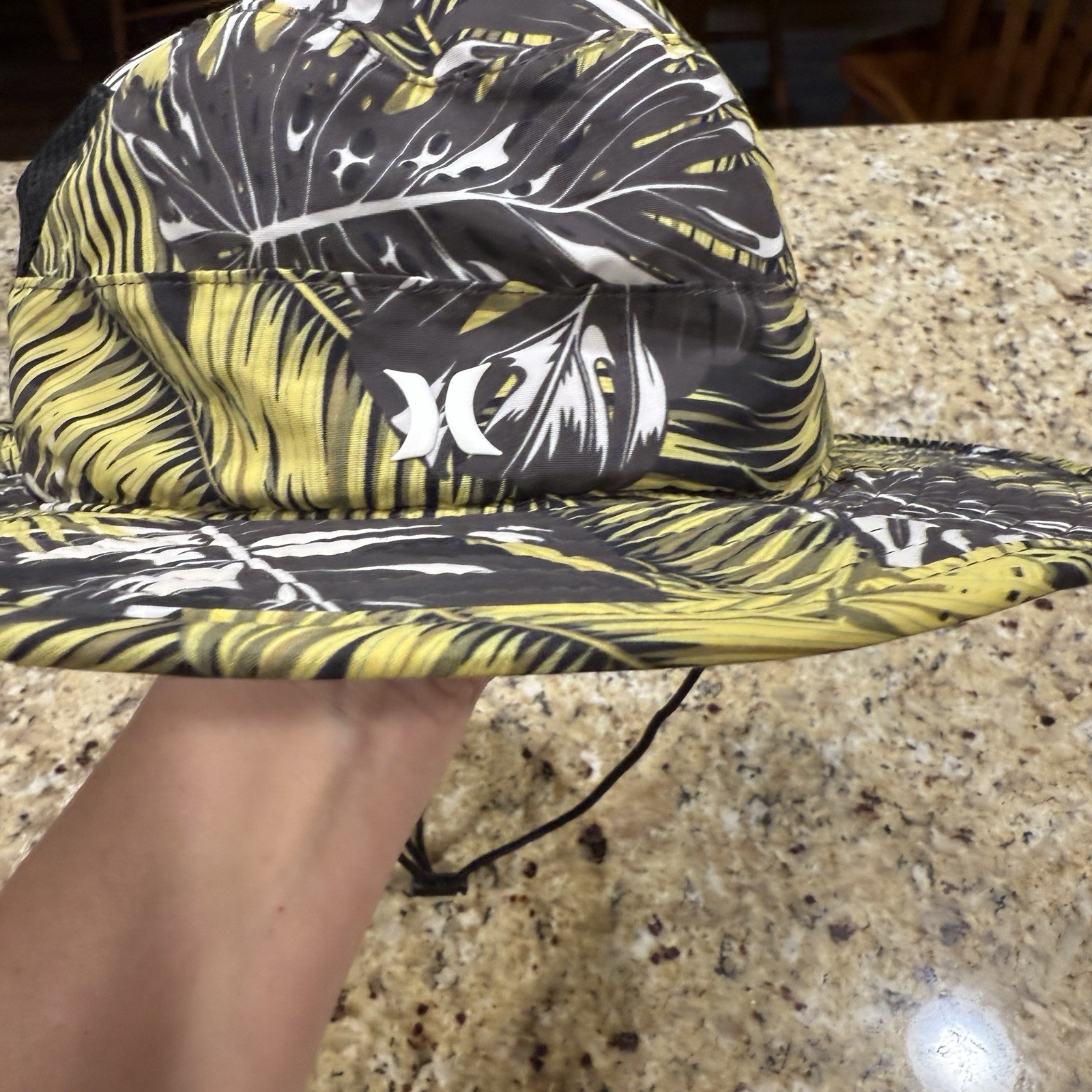 HURLEY Beach Boonie Sun Hat Tropical Palm Print Beach Size L-XL New with tags