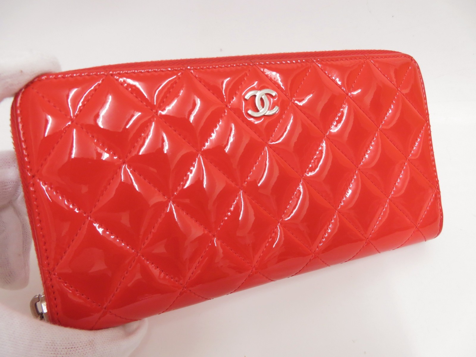 Authentic CHANEL CC Matelasse Patent Leathe Zip Around Zippy Long Wallet S#53179