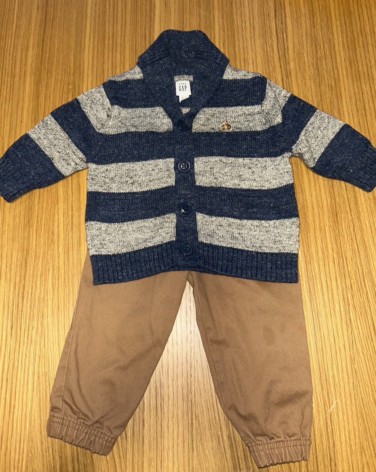 Lil Remix Outfit: Gap Sweater & Khaki Carter Drawstring Pants Size 9-12 Months