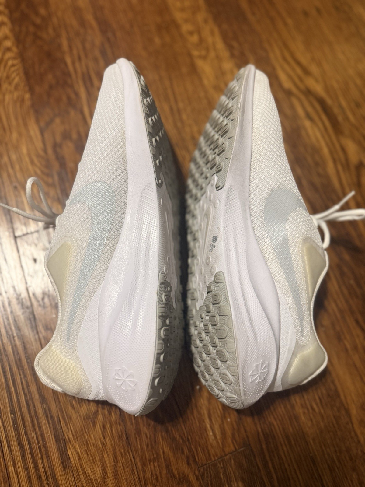Nike Revolution 8 Men’s Low Top Road Running Lace-Up Sneakers White Size 12