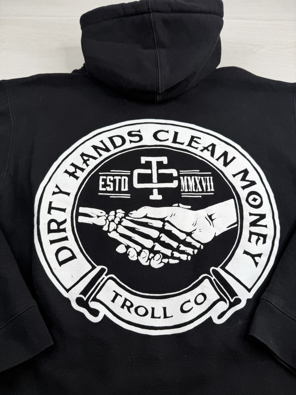 Troll Co Hoodie Black Dirty Hands Clean Money Pullover Retro Logo Mens M EUC