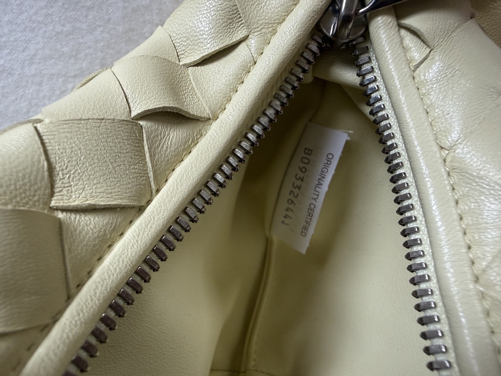 Pre-owned: Auth Bottega Veneta Leather Mini Jodie Knot handbag Ice Cream yellow