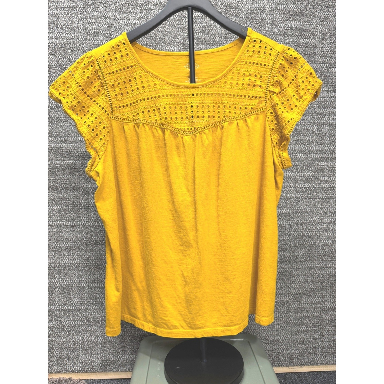 St Johns Bay Womens Mustard Yellow Eyelet Lace Flutter Sleeve Slub Knit Top 0X