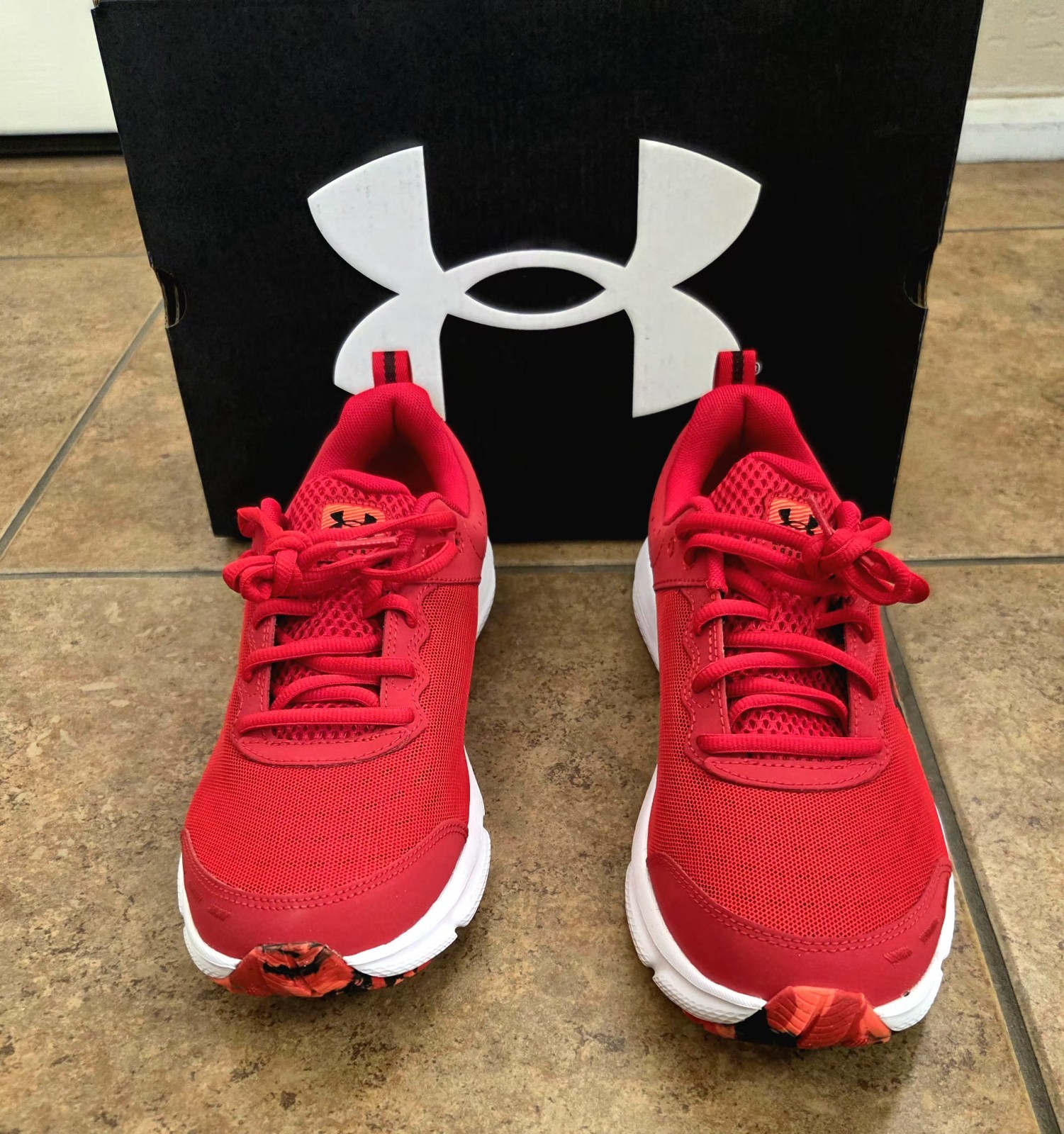 Under Armour 3026175 Mens Training UA Charged Assert 10 Running Athletic Sz 9.5