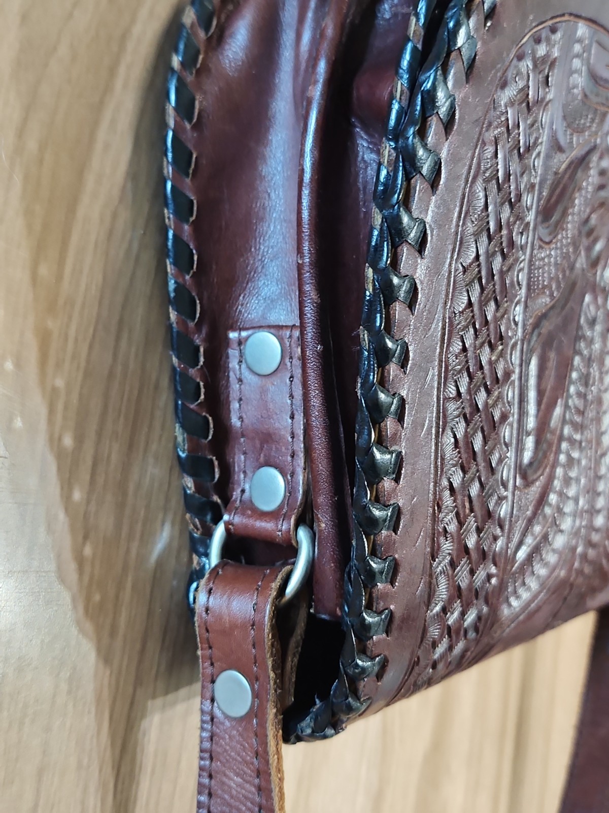 Leaders In Leather Tooled Leather Purse Made In Paraguay Brown Adjustable Strap