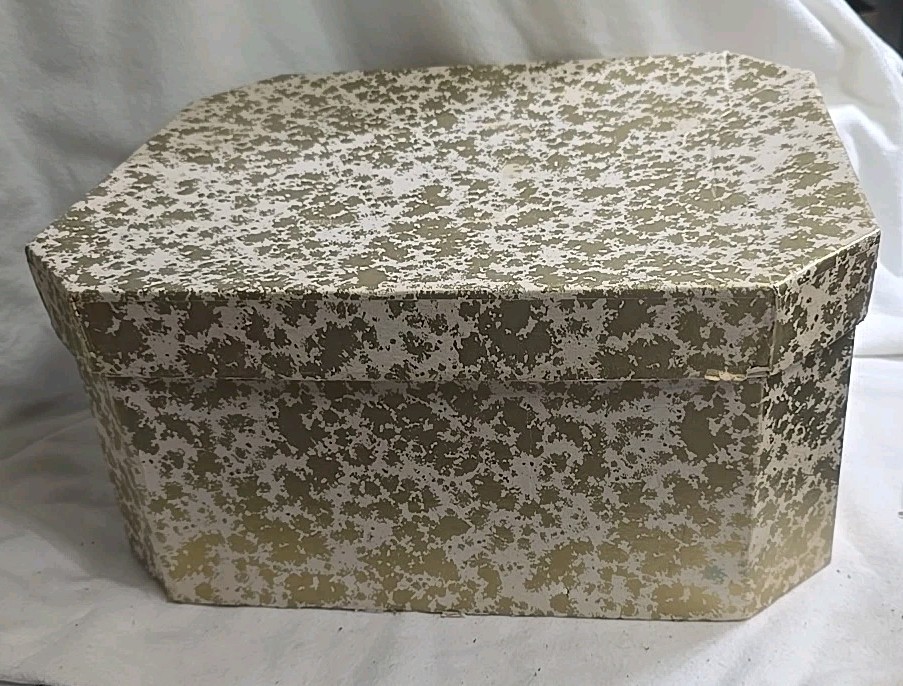 Vintage Large Beaver Hat Box APPROX 17″×13″×8” Cowboy Style Gold White 2025