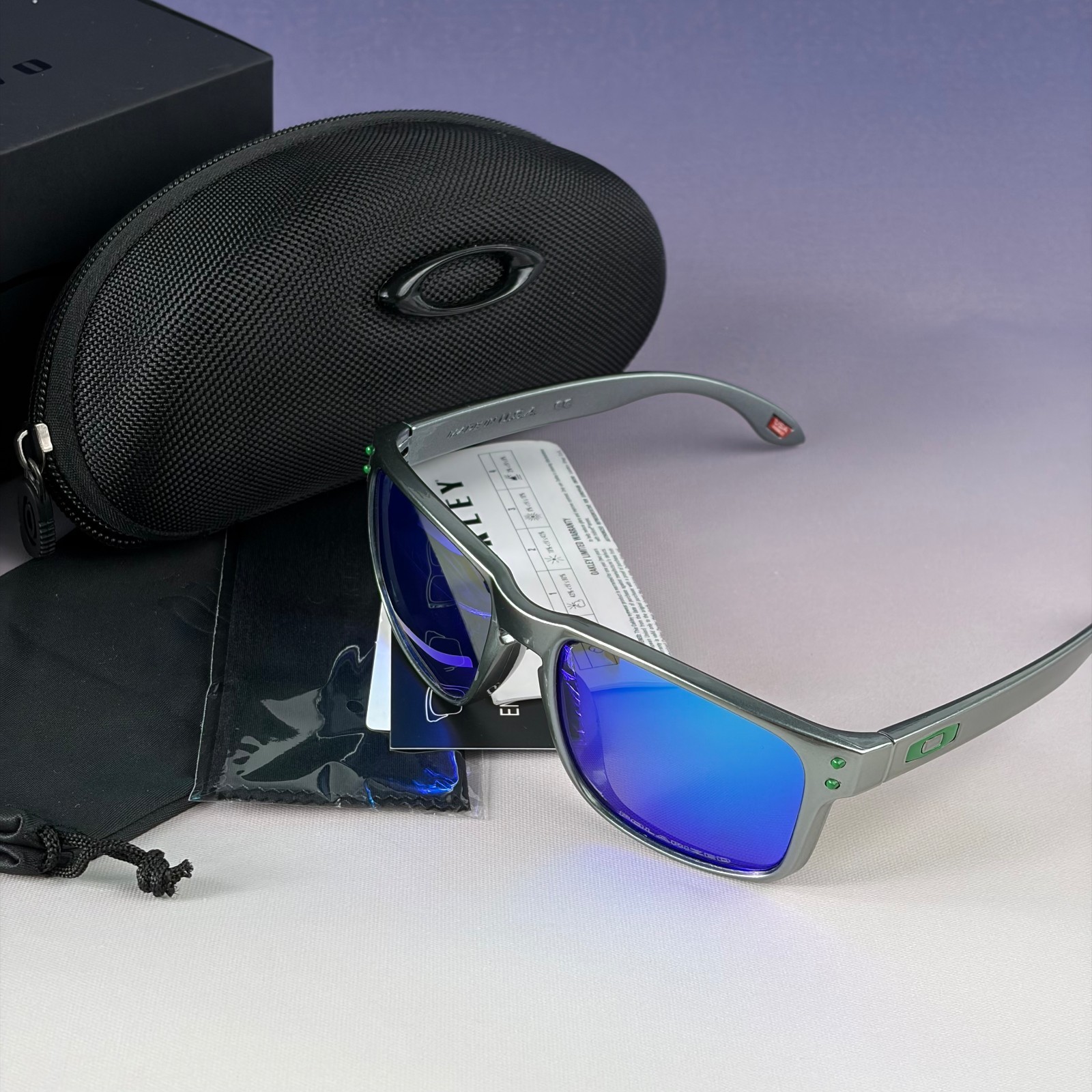 Oakley Holbrook Sunglasses Grey Green Frame Blue Mirror Polarized 9102 W/ Box