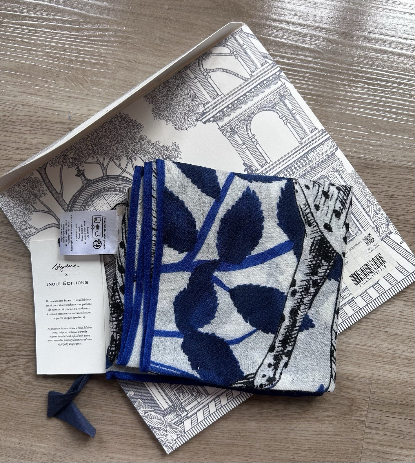 🇫🇷 NWT Sézane X Inoui Editions Paradisio Print Square Scarf White & Blue