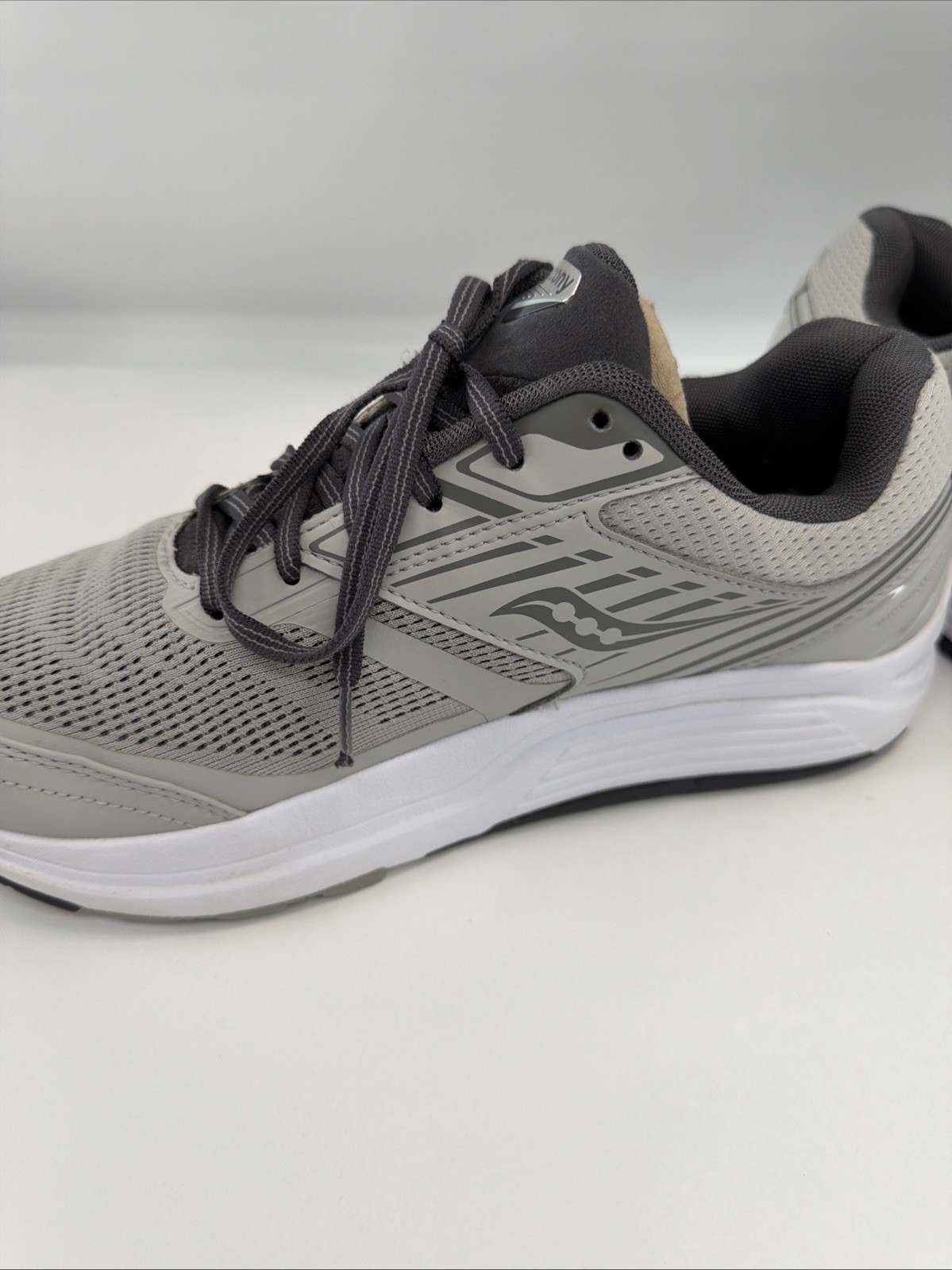 Saucony Echelon 8 Gray Womens PWRRUN Sneakers Womens Size 9.5w US