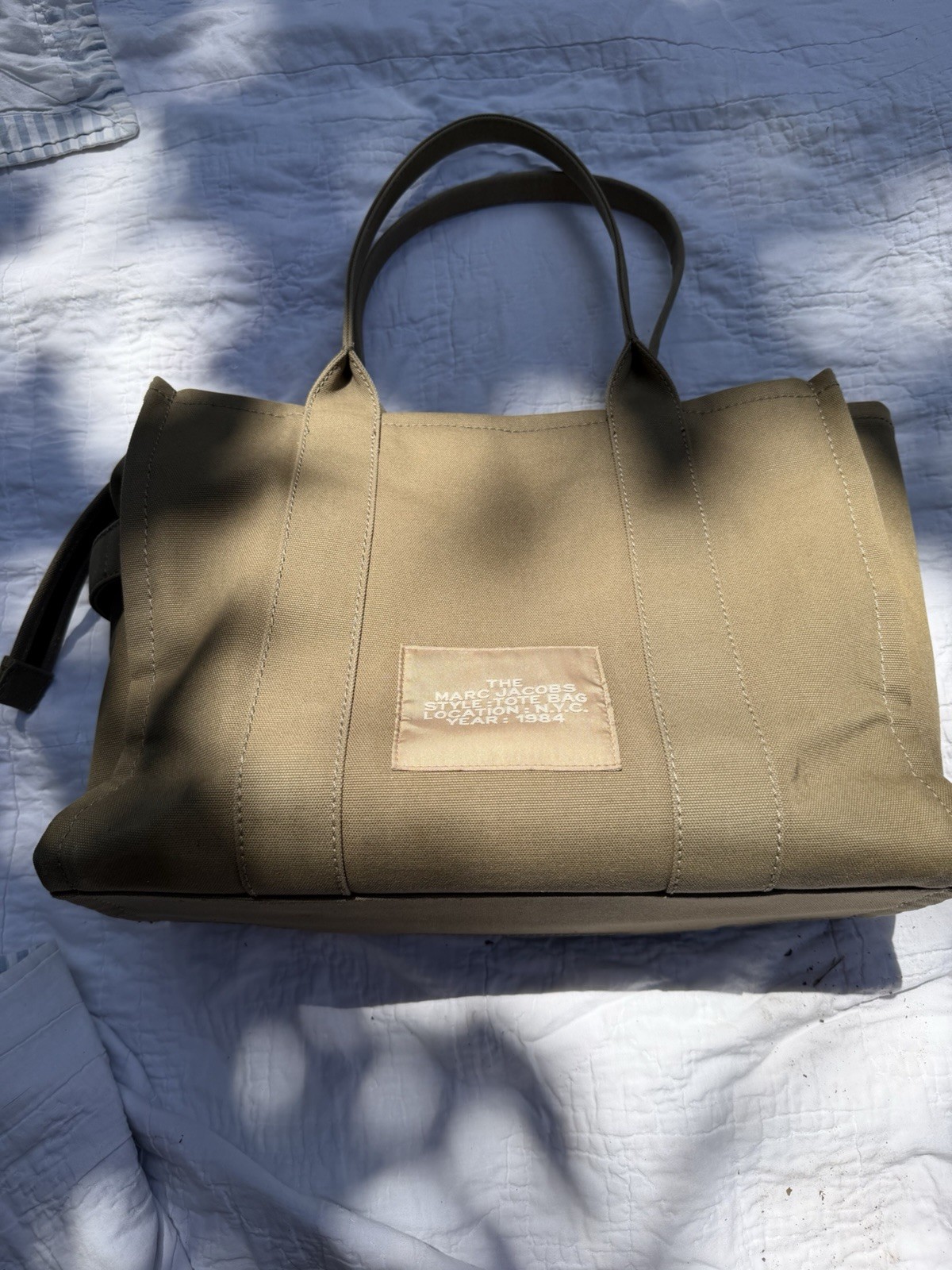 Marc Jacobs The Tote Bag Large Beige Zip Tote w/ Detachable Strap, Pockets