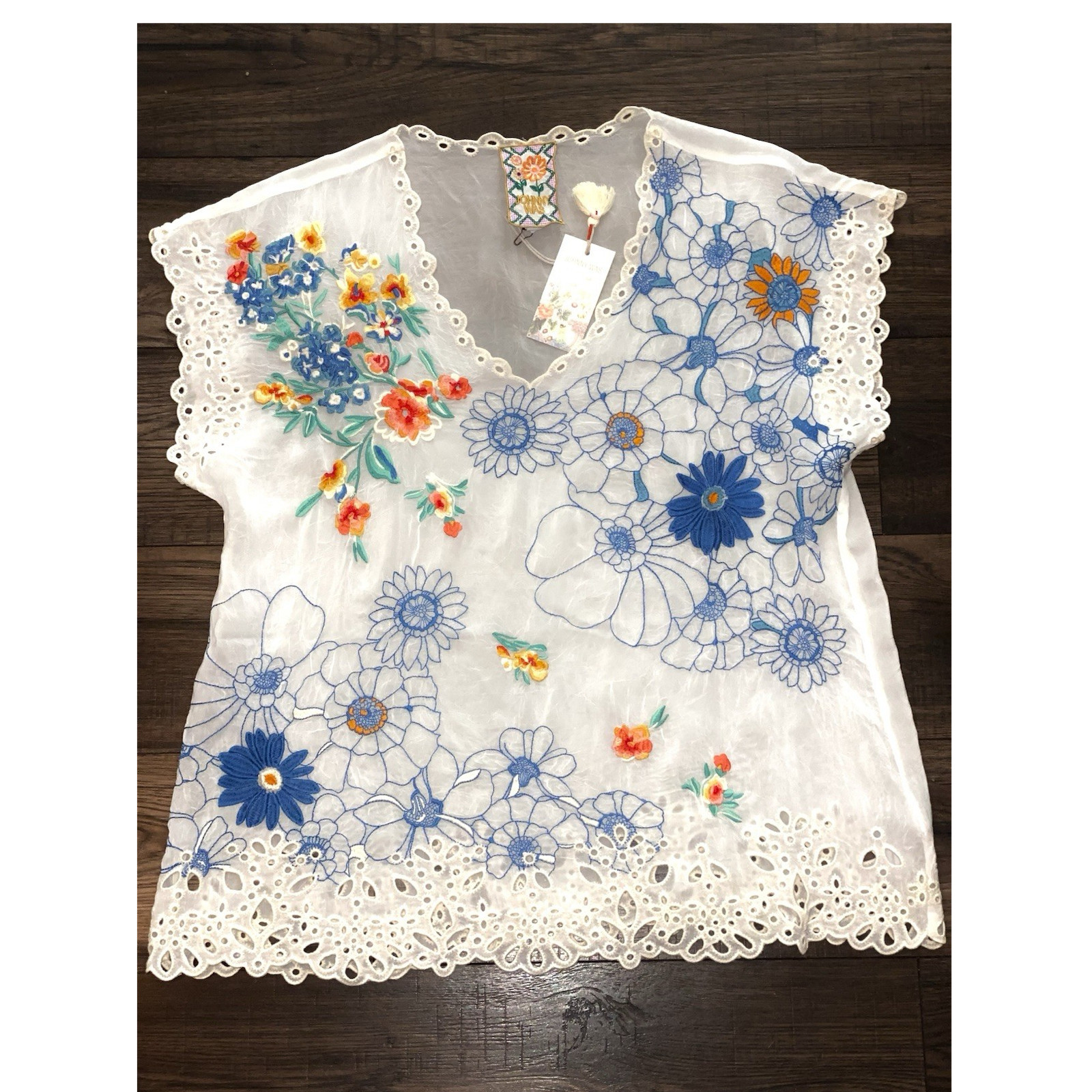Johnny Was Women’s M White Sheer Floral Embroidered V-Neck Blouse read feedback