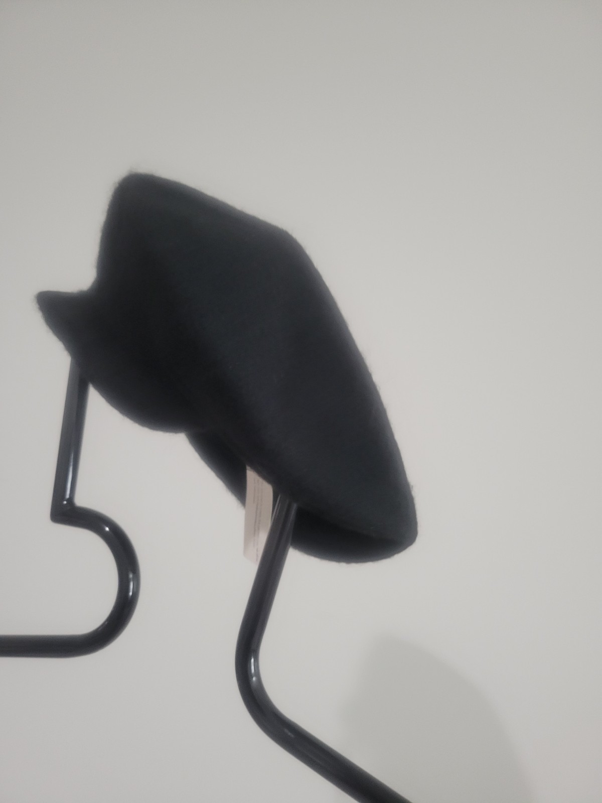 Isaac Mizrahi Black Classic Wool Baret Size S /M A547355 NWT