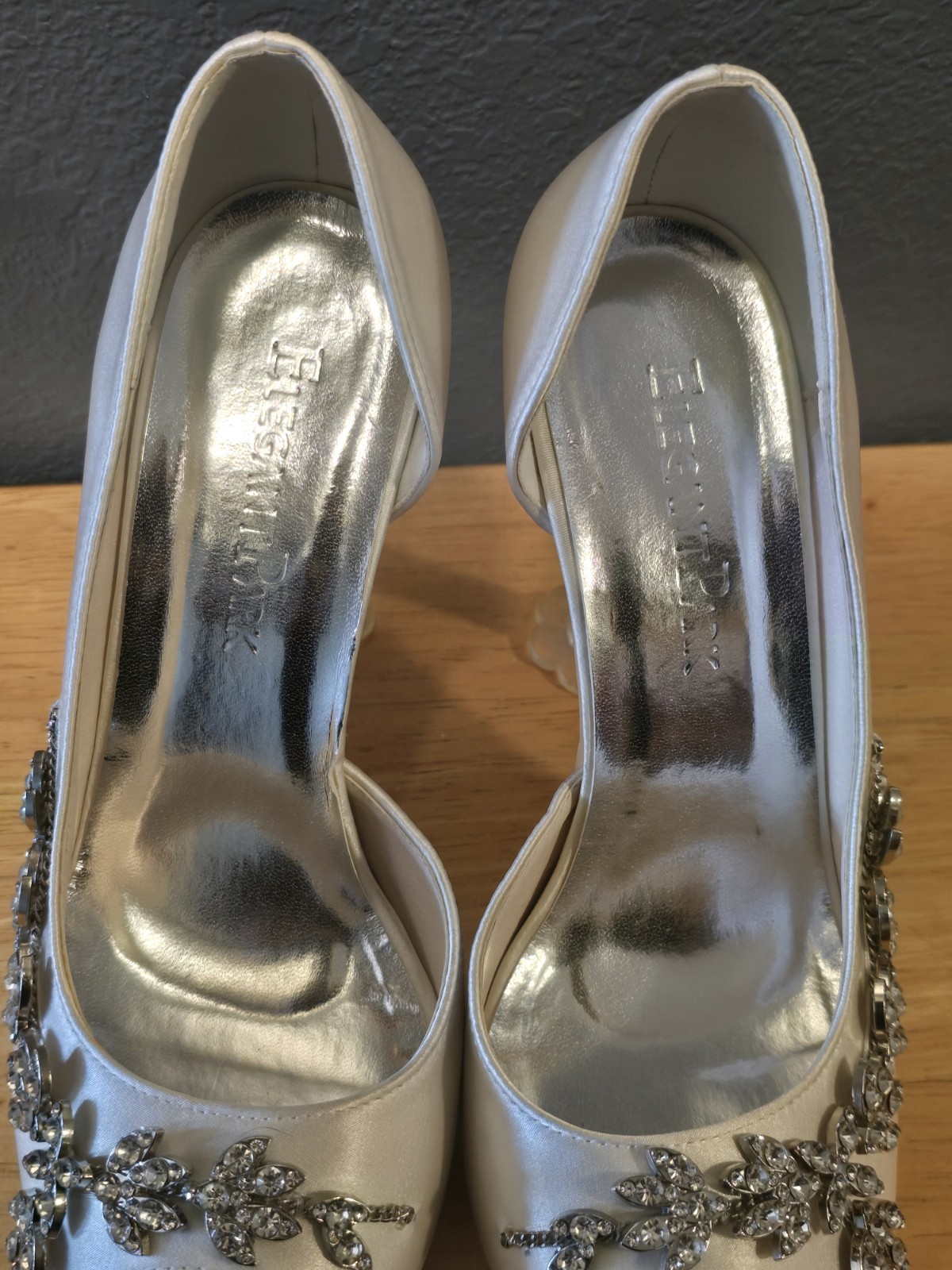 Elegant Park Satin Wedding Shoes For Bride Size 7 Ivory Crystal Vine