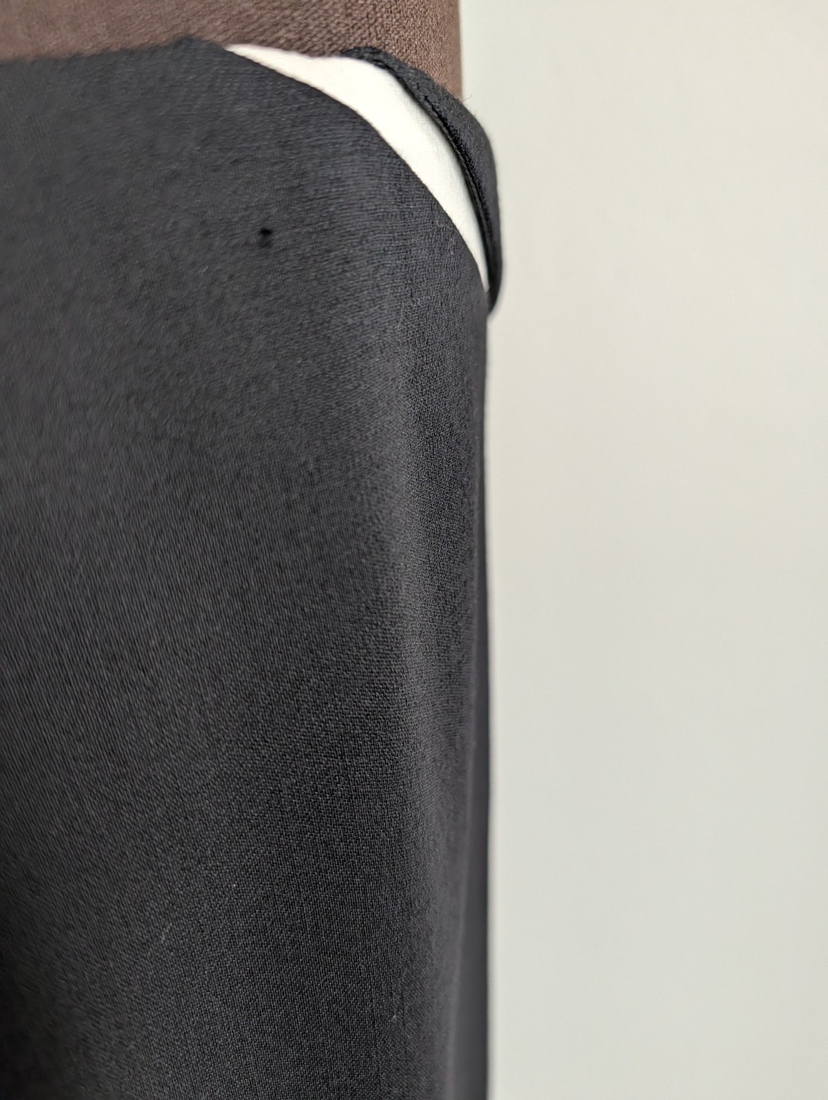 $650 Escada wool black and white straight midi skirt 40 10 L
