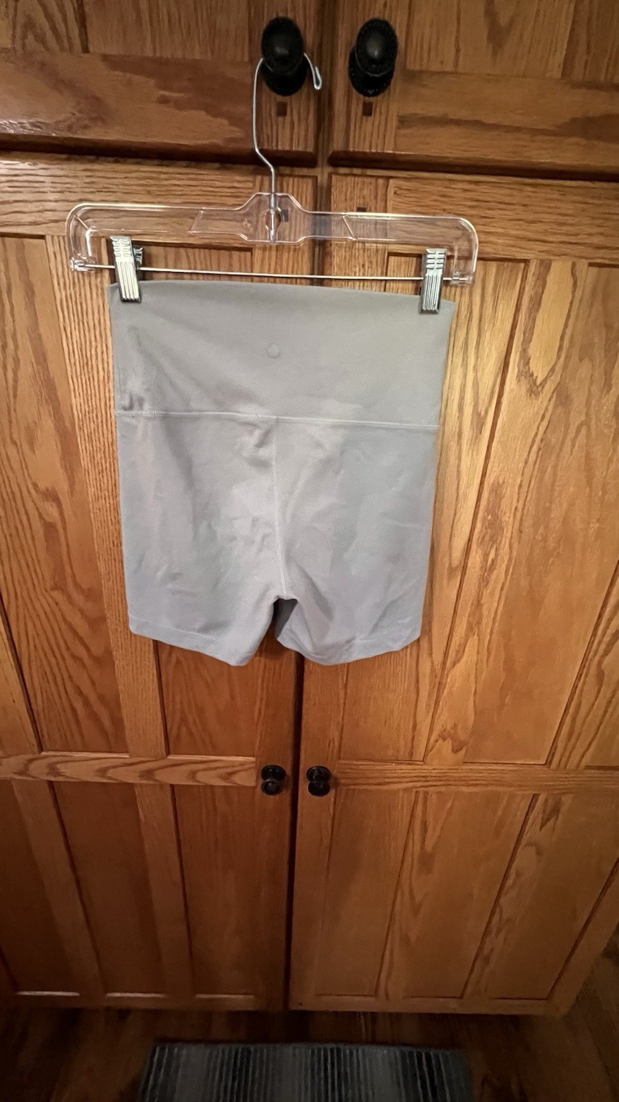 Yogalicious Lux Everyday’s Short High-Waisted Gray in Medium