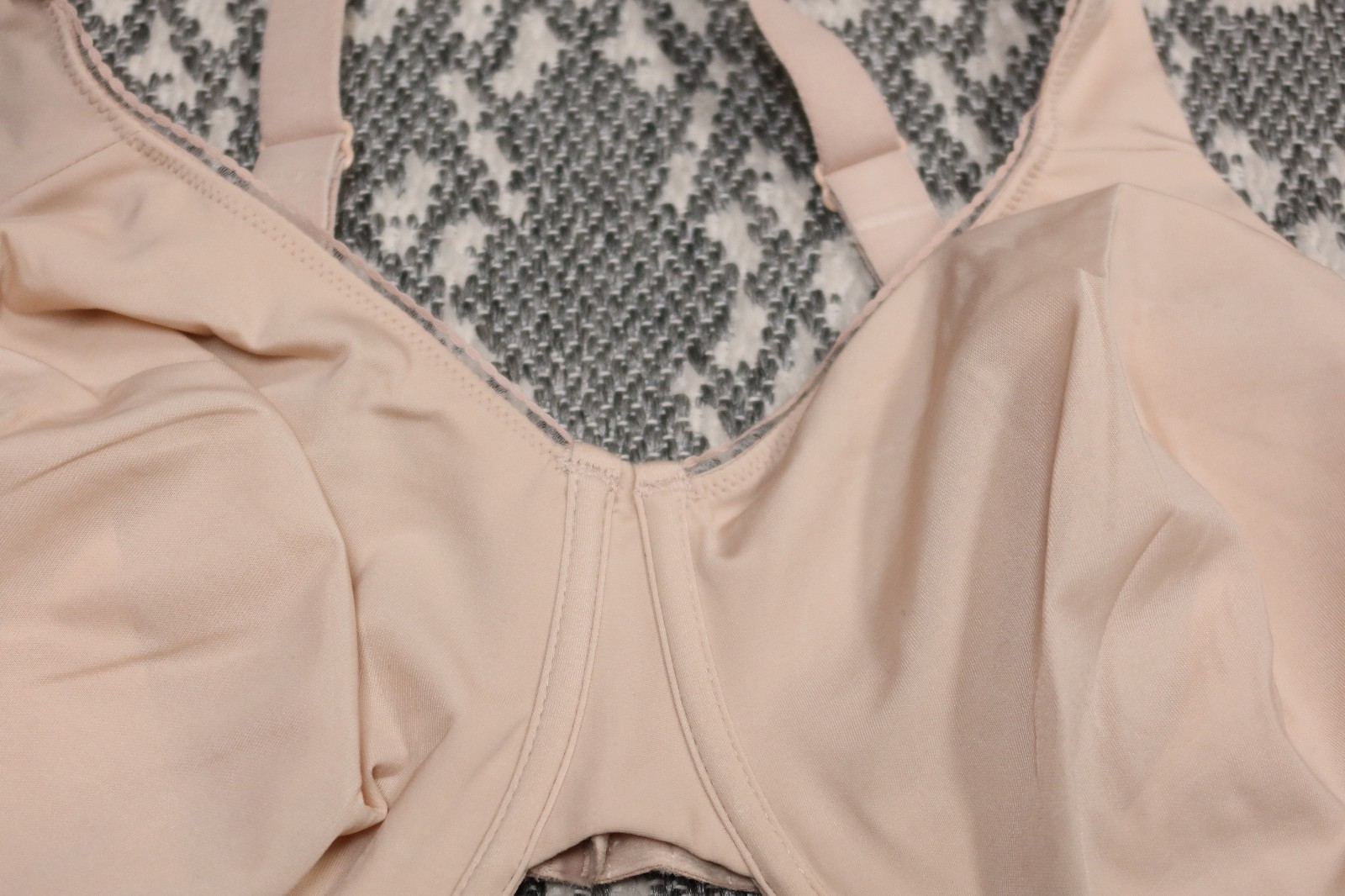 New Wacoal High Standards Underwire Bra – Size 44DDD – Sand – # 855352