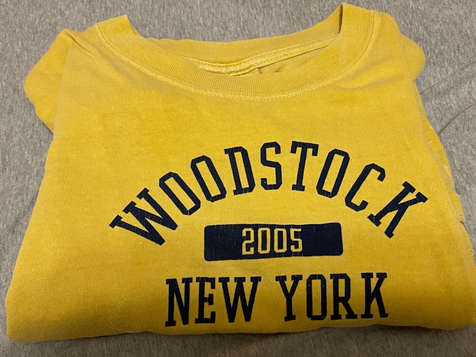 VINTAGE 2005 Woodstock NY Yellow Cotton T Shirt Adult Size Small-Free Returns